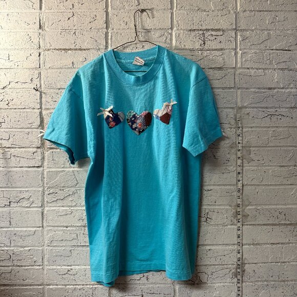 Vintage Fruit of the Loom USA Tee | Patchwork Heart Appliqué | L Cottagecore Cut - Picture 1 of 10